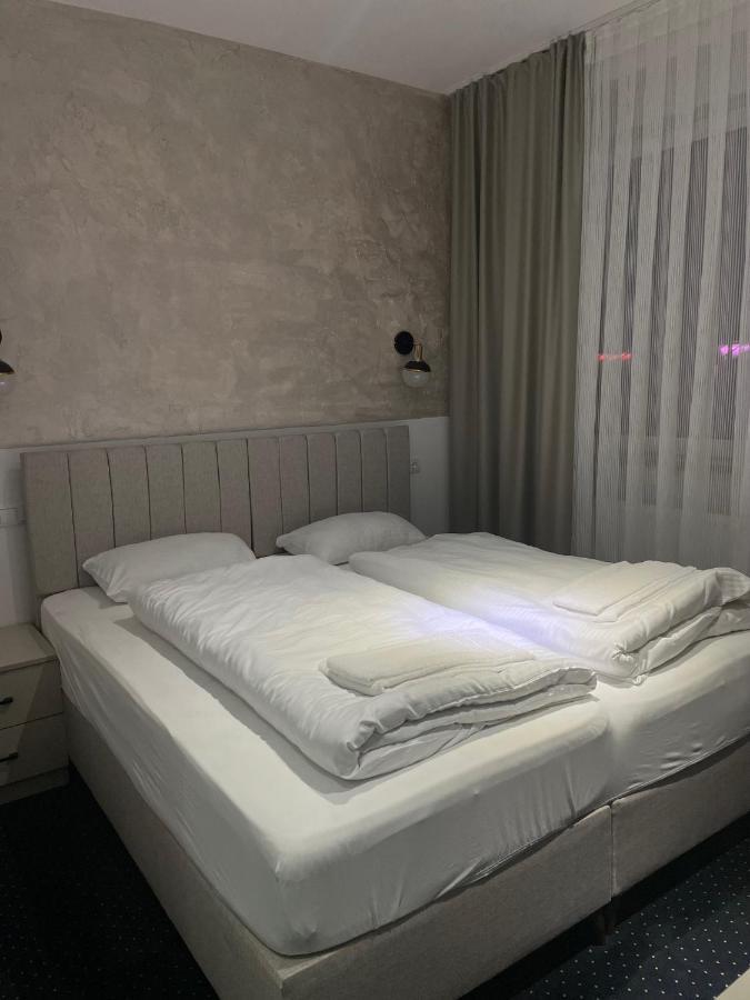 Gastpark Hotel Manching Buitenkant foto