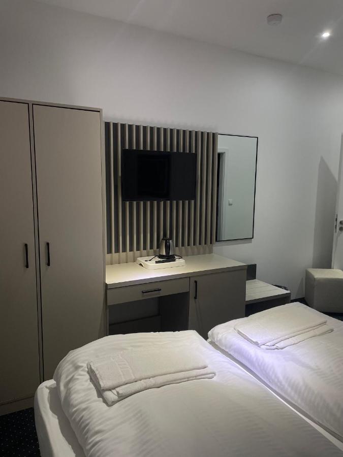 Gastpark Hotel Manching Buitenkant foto