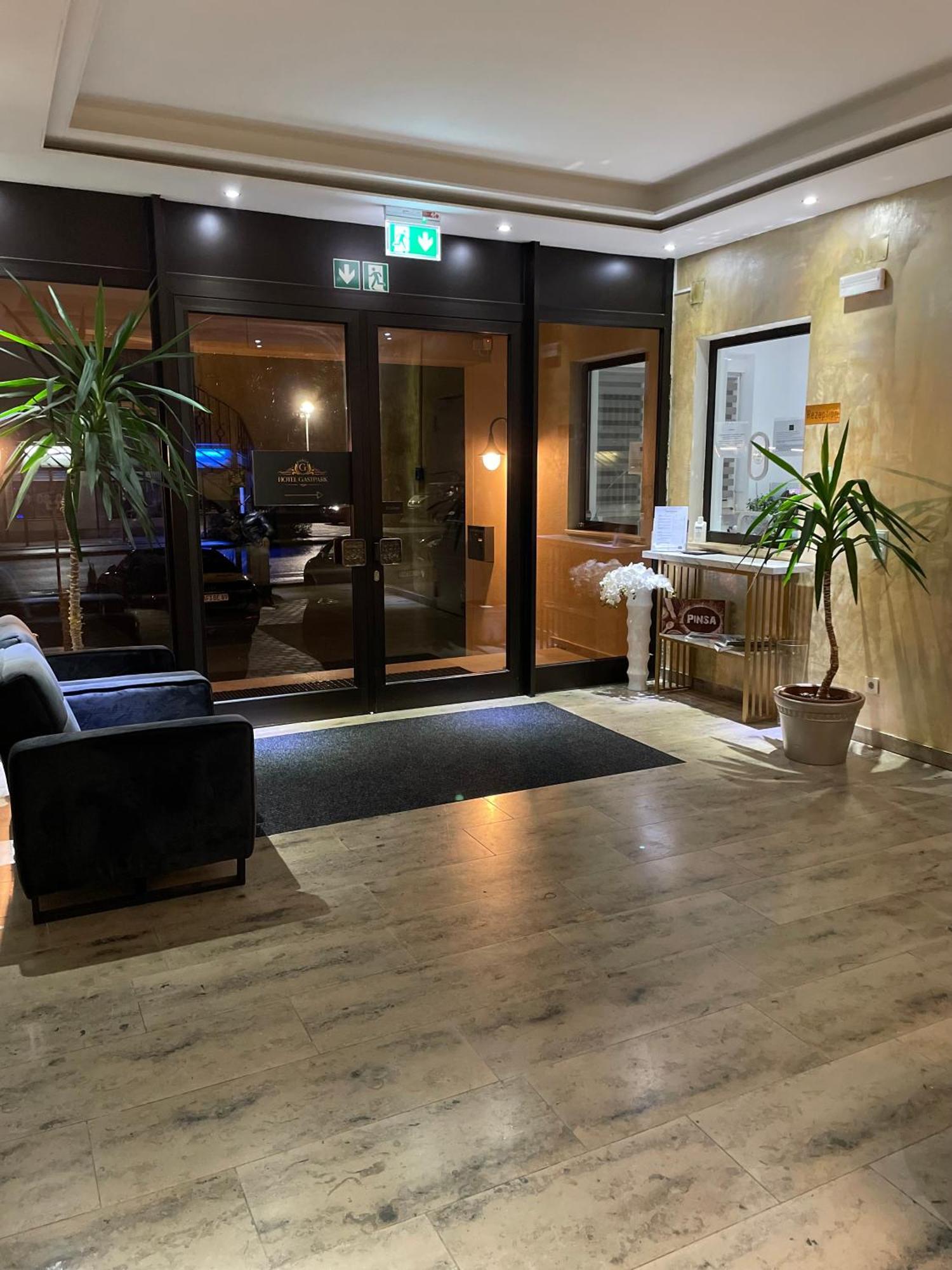 Gastpark Hotel Manching Buitenkant foto