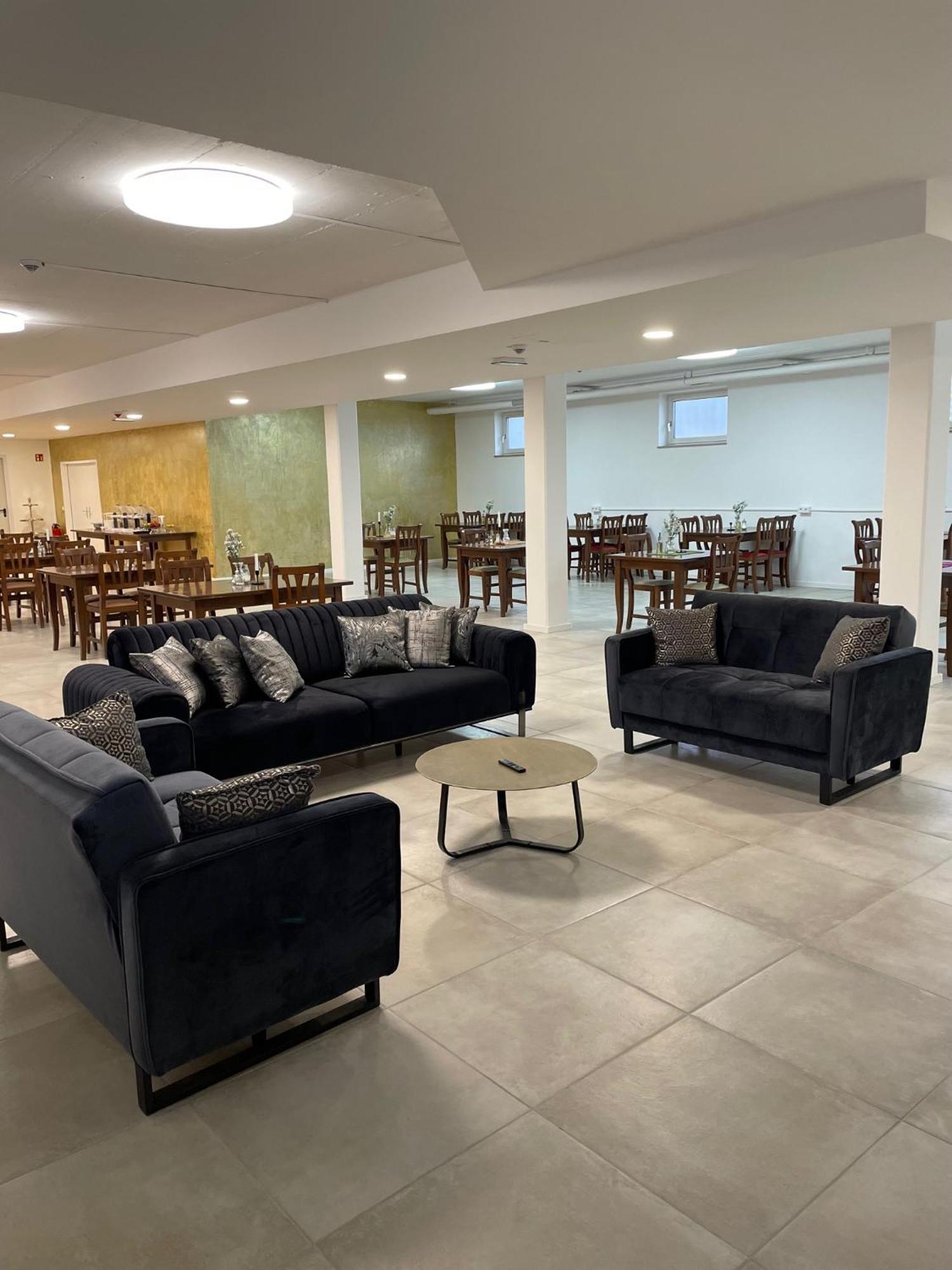Gastpark Hotel Manching Buitenkant foto