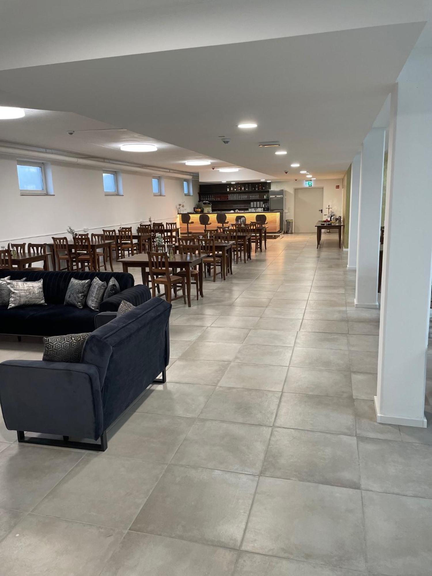 Gastpark Hotel Manching Buitenkant foto